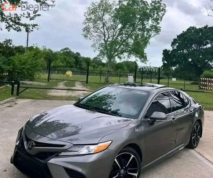 Toyota Camry  '2019