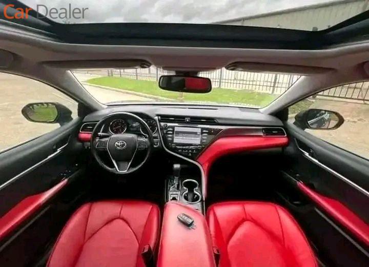 Toyota Camry  '2019